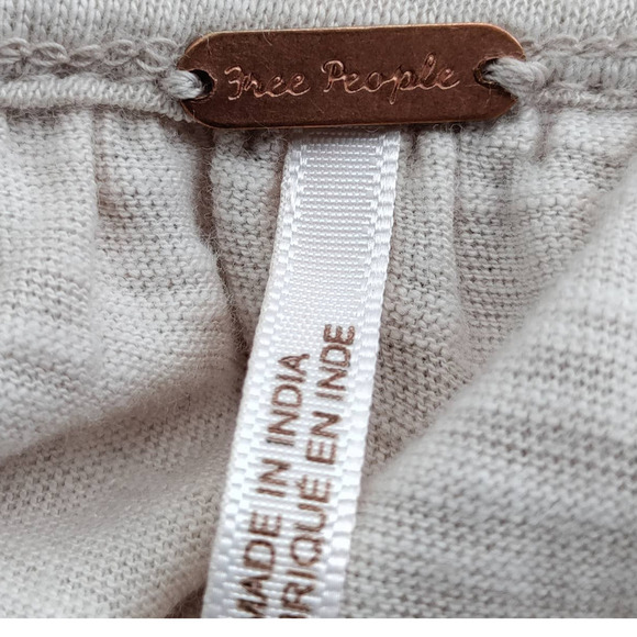 Free People Sm Salt Much Love Embroi Ladder Stitch Ruffle Trim Balloon Sleev Top - Picture 6 of 6